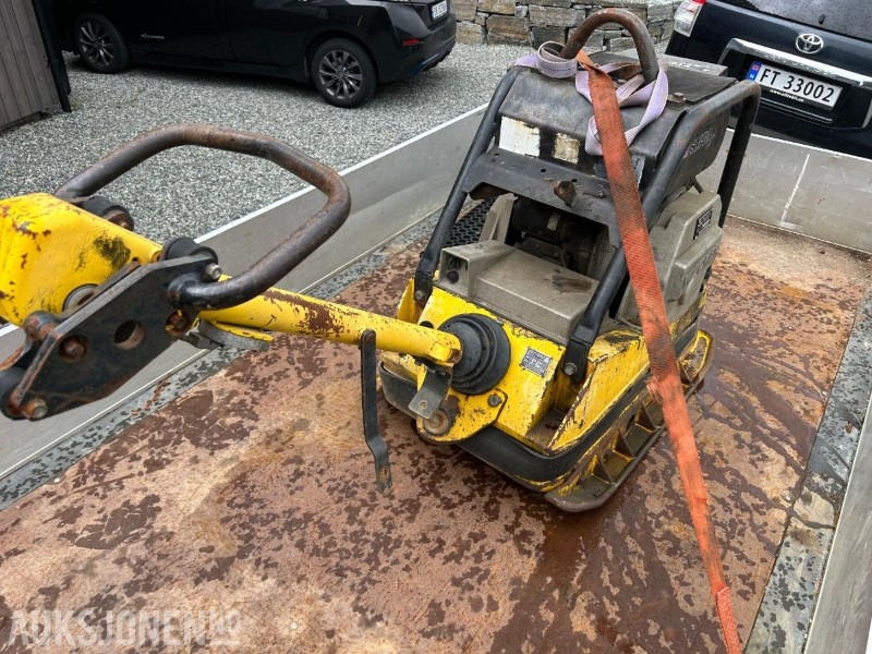 1998 Wacker Neuson DPU 6055 - Henger: 1 kép. 1998 Wacker Neuson DPU 6055 - Henger: 1 kép.