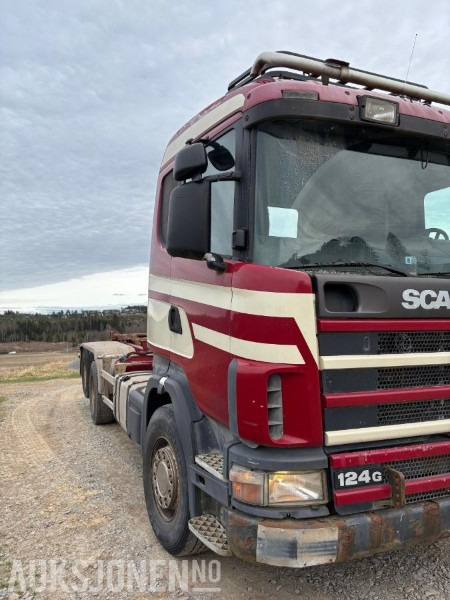 1999 Scania R-serie R124 KROKLØFT - Horgos rakodó teherautó: 4 kép. 1999 Scania R-serie R124 KROKLØFT - Horgos rakodó teherautó: 4 kép.