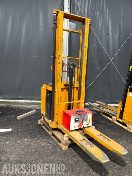 2000 BV S12i FFL Ledestabler - Építőipari berendezések: 2 kép. 2000 BV S12i FFL Ledestabler - Építőipari berendezések: 2 kép.