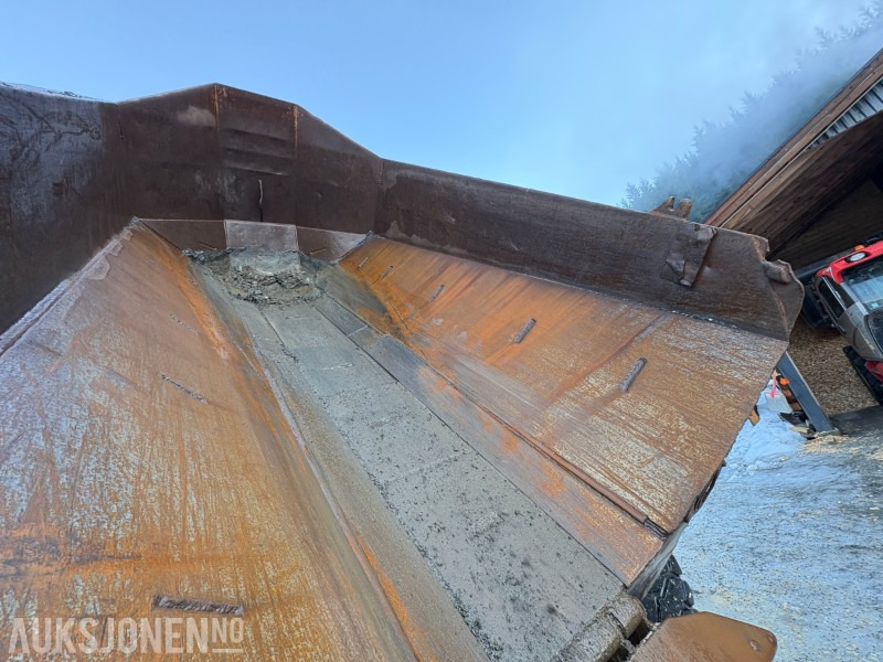 2000 Moxy MT30R 6X6 hjuldrift - registrert i kjøretøyregisteres som motorredskap - Dömper: 5 kép. 2000 Moxy MT30R 6X6 hjuldrift - registrert i kjøretøyregisteres som motorredskap - Dömper: 5 kép.