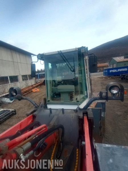 2001 O&K L35.5 HJULLASTER - Gumikerekes homlokrakodó: 5 kép. 2001 O&K L35.5 HJULLASTER - Gumikerekes homlokrakodó: 5 kép.
