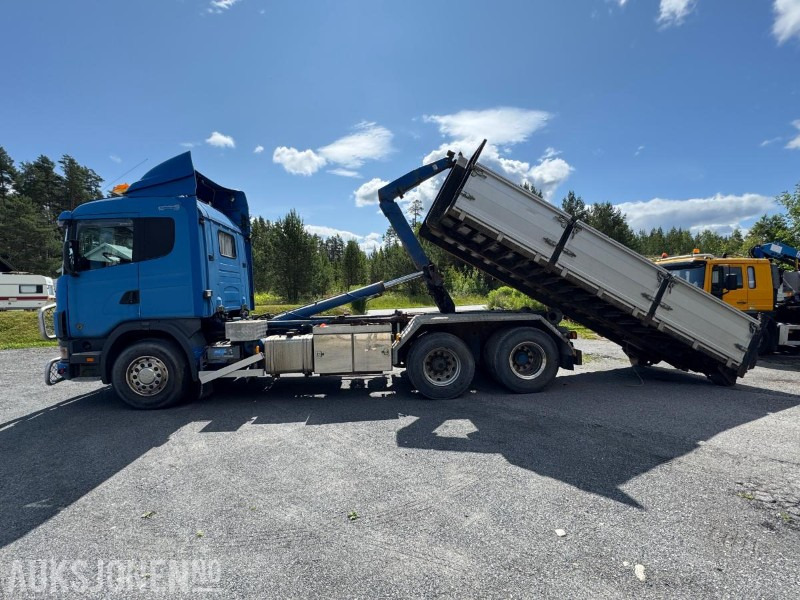 2001 Scania R 164GB 6X2NA 480 / krokbil med flak og uttak for kran - Horgos rakodó teherautó: 2 kép. 2001 Scania R 164GB 6X2NA 480 / krokbil med flak og uttak for kran - Horgos rakodó teherautó: 2 kép.