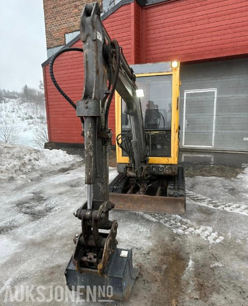 2002 Volvo EC20xt minigraver PUSSESKUFFE TANNSKUFFE MVA FRI 7136 timer - Minikotró: 2 kép. 2002 Volvo EC20xt minigraver PUSSESKUFFE TANNSKUFFE MVA FRI 7136 timer - Minikotró: 2 kép.