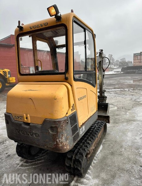 2002 Volvo EC20xt minigraver PUSSESKUFFE TANNSKUFFE MVA FRI 7136 timer - Minikotró: 4 kép. 2002 Volvo EC20xt minigraver PUSSESKUFFE TANNSKUFFE MVA FRI 7136 timer - Minikotró: 4 kép.