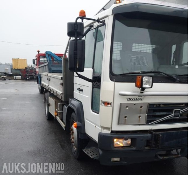 2002 Volvo FL 4x2 Tippbil Retarder, Hydraulikk, Brøyteplate - Billenőplatós teherautó: 4 kép. 2002 Volvo FL 4x2 Tippbil Retarder, Hydraulikk, Brøyteplate - Billenőplatós teherautó: 4 kép.