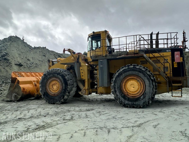 2003 Komatsu WA800-3 Hjullaster - Gumikerekes homlokrakodó: 2 kép. 2003 Komatsu WA800-3 Hjullaster - Gumikerekes homlokrakodó: 2 kép.