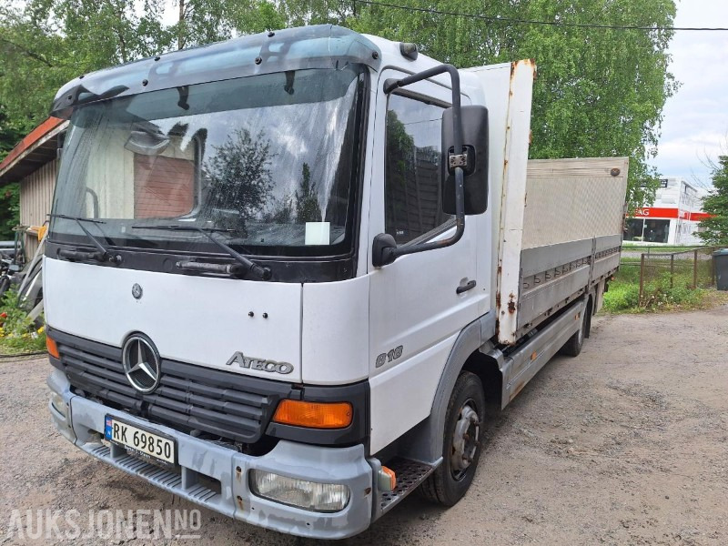 2003 Mercedes-Benz ATEGO 818 planbil 237.000km - Platós teherautó: 1 kép. 2003 Mercedes-Benz ATEGO 818 planbil 237.000km - Platós teherautó: 1 kép.