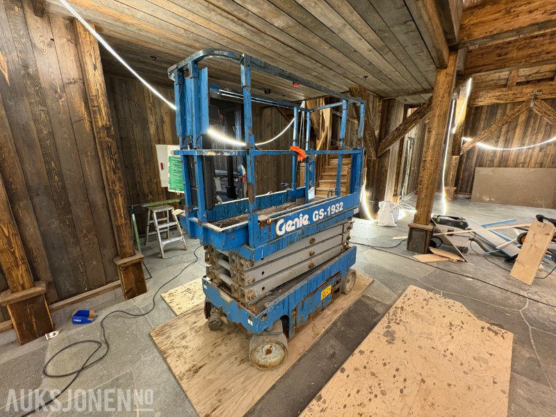 2004 Genie GS 1932 sakselift - 149 timer - Emelő: 1 kép. 2004 Genie GS 1932 sakselift - 149 timer - Emelő: 1 kép.