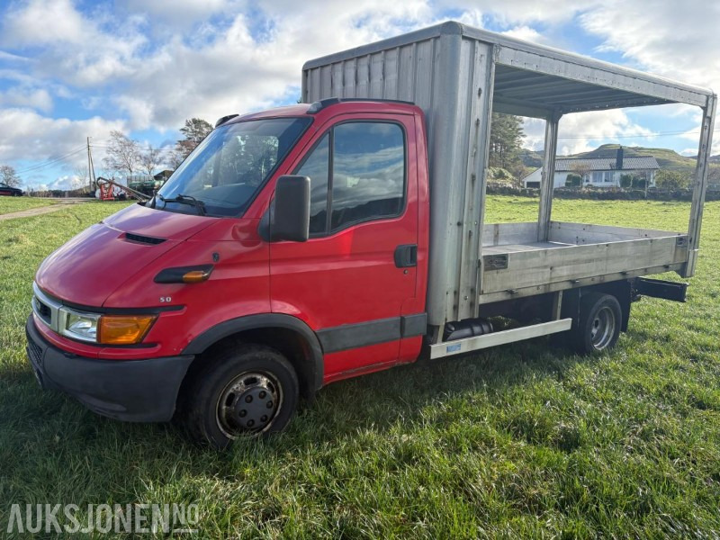 2004 Iveco Daily Med aluminiums plan og kapell ramme - Platós teherautó: 1 kép. 2004 Iveco Daily Med aluminiums plan og kapell ramme - Platós teherautó: 1 kép.