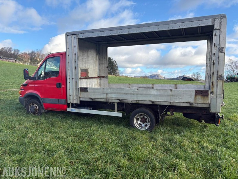 2004 Iveco Daily Med aluminiums plan og kapell ramme - Platós teherautó: 4 kép. 2004 Iveco Daily Med aluminiums plan og kapell ramme - Platós teherautó: 4 kép.