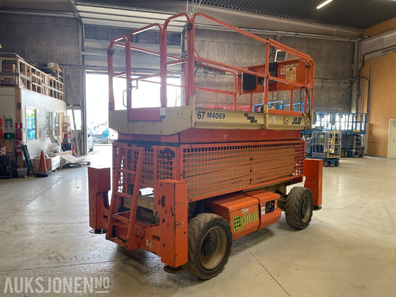2004 JLG 4069M - Emelő: 3 kép. 2004 JLG 4069M - Emelő: 3 kép.