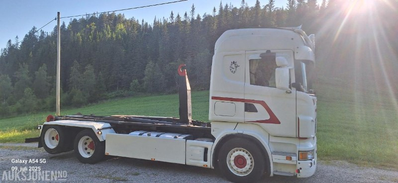 2004 Scania R580 6x2 krokbil - 20t JOAB krok - Kranhydraulikk - Horgos rakodó teherautó: 4 kép. 2004 Scania R580 6x2 krokbil - 20t JOAB krok - Kranhydraulikk - Horgos rakodó teherautó: 4 kép.