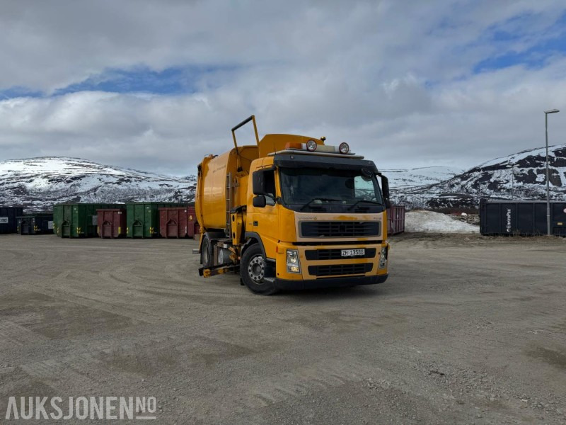 2004 Volvo FM-9 4X2 Komprimator - Sidelaster - 247983KM - Szemetesautó: 2 kép. 2004 Volvo FM-9 4X2 Komprimator - Sidelaster - 247983KM - Szemetesautó: 2 kép.
