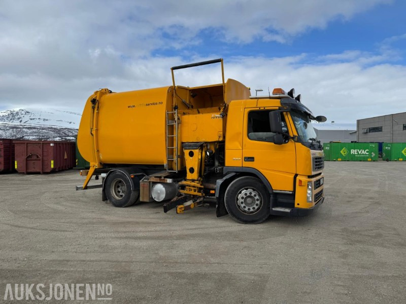 2004 Volvo FM-9 4X2 Komprimator - Sidelaster - 247983KM - Szemetesautó: 3 kép. 2004 Volvo FM-9 4X2 Komprimator - Sidelaster - 247983KM - Szemetesautó: 3 kép.