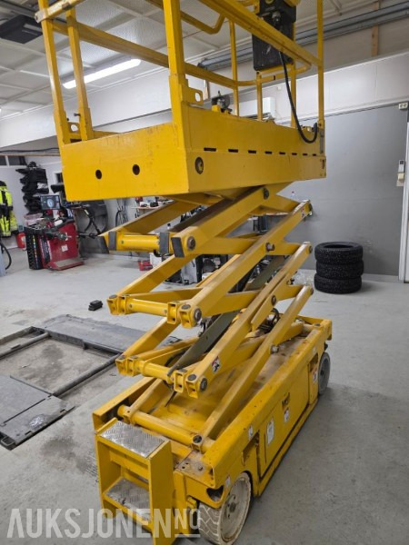 2005 Haulotte Optimal 8 sakselift - Emelő: 3 kép. 2005 Haulotte Optimal 8 sakselift - Emelő: 3 kép.