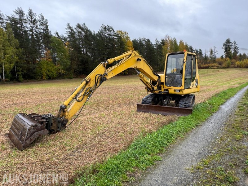 2005 Komatsu PC 75R gravemaskin med gummibelter - Kotrógép: 1 kép. 2005 Komatsu PC 75R gravemaskin med gummibelter - Kotrógép: 1 kép.