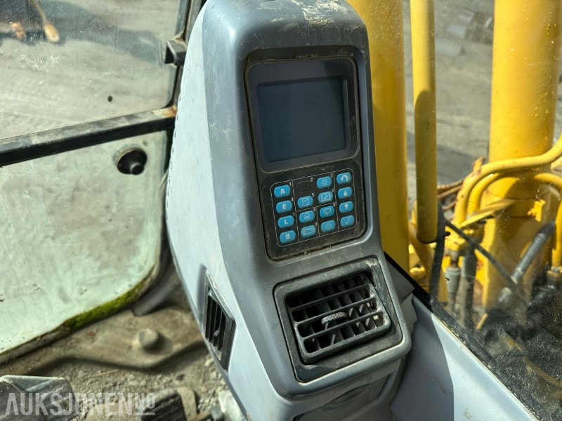 Kotrógép 2005 Komatsu PC210LC-7K GRAVEMASKIN - 11000 Timer: 9 kép.