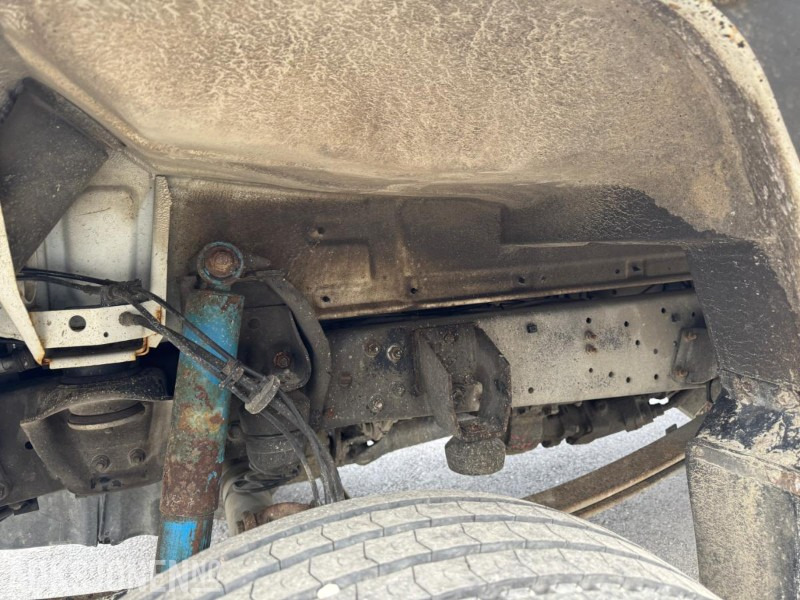 2005 Mercedes-Benz 815Da/37-Vn 4X4 linjebil med kran og masse utstyr - Darus autó: 5 kép. 2005 Mercedes-Benz 815Da/37-Vn 4X4 linjebil med kran og masse utstyr - Darus autó: 5 kép.