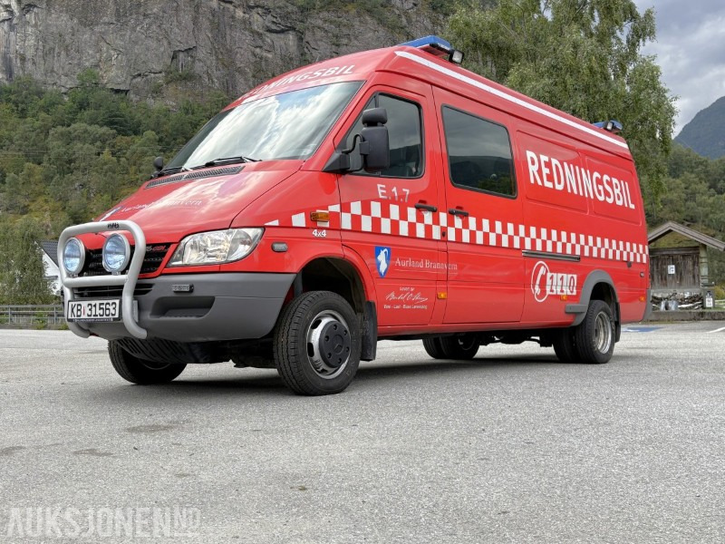 2005 Mercedes-Benz Sprinter 4-motion / 4X4 redningsbil - fullutstyrt - Tűzoltóautó: 1 kép. 2005 Mercedes-Benz Sprinter 4-motion / 4X4 redningsbil - fullutstyrt - Tűzoltóautó: 1 kép.