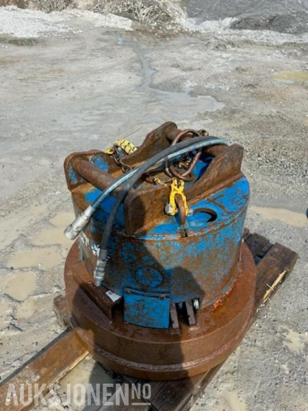 2006 DYNASET hydraulisk Magnet generator - S60 - Építőipari berendezések: 2 kép. 2006 DYNASET hydraulisk Magnet generator - S60 - Építőipari berendezések: 2 kép.