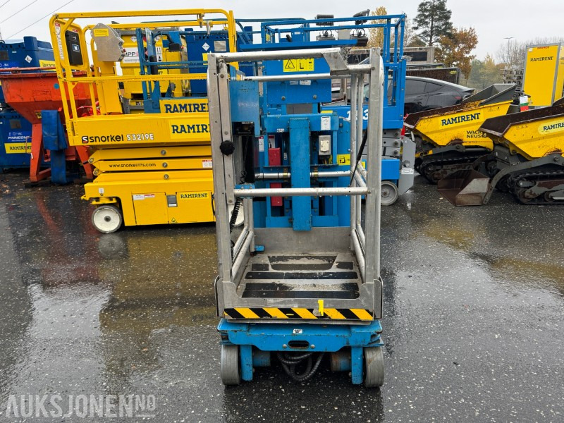 2006 Genie GR-12 5,5m mastelift - Emelő: 2 kép. 2006 Genie GR-12 5,5m mastelift - Emelő: 2 kép.
