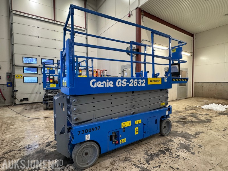 2006 Genie GS-2632 - Sakselift - EL drift - Løftehøyde på 7.9 meter - Emelő: 1 kép. 2006 Genie GS-2632 - Sakselift - EL drift - Løftehøyde på 7.9 meter - Emelő: 1 kép.