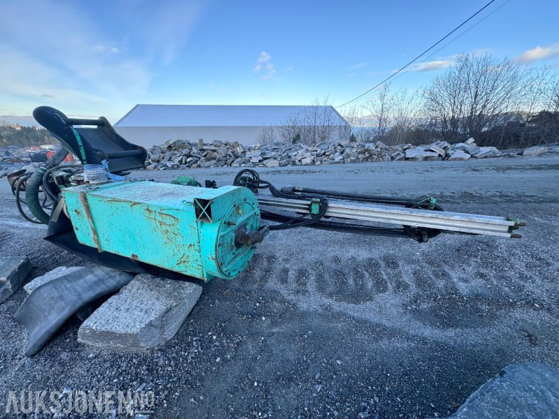 2006 IR Montabert boretårn CPA 225 - HC 40 hammer - Nytt S70 feste i 2022 - Ilmeg støvsuger - kompressor - Fúrógép: 5 kép. 2006 IR Montabert boretårn CPA 225 - HC 40 hammer - Nytt S70 feste i 2022 - Ilmeg støvsuger - kompressor - Fúrógép: 5 kép.