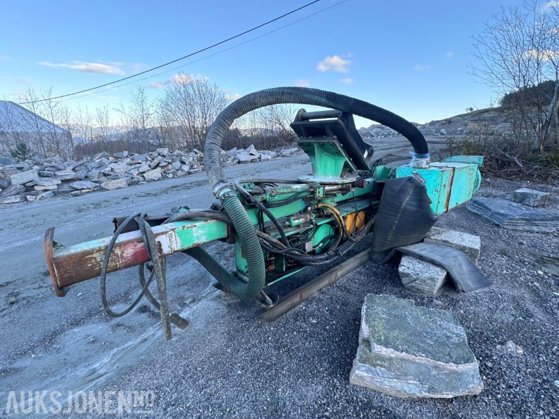 2006 IR Montabert boretårn CPA 225 - HC 40 hammer - Nytt S70 feste i 2022 - Ilmeg støvsuger - kompressor - Fúrógép: 4 kép. 2006 IR Montabert boretårn CPA 225 - HC 40 hammer - Nytt S70 feste i 2022 - Ilmeg støvsuger - kompressor - Fúrógép: 4 kép.