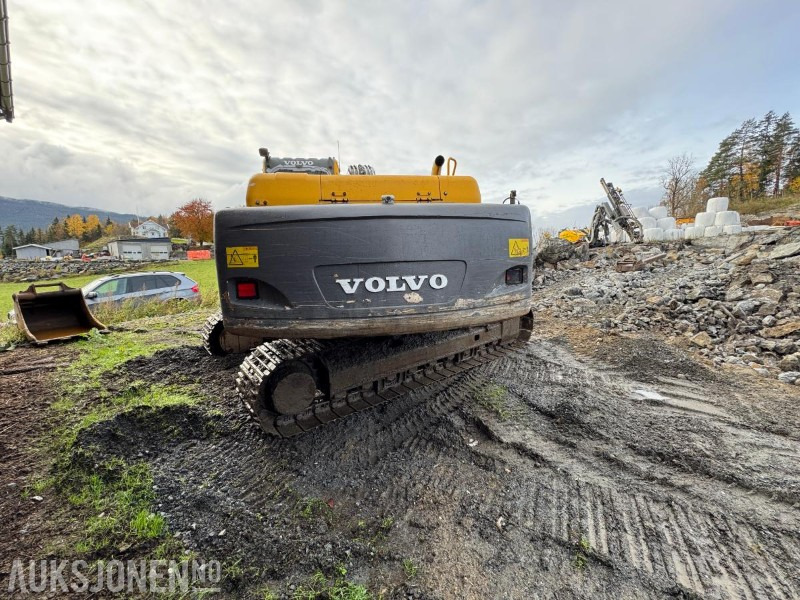 2006 Volvo EC210BLC gravemaskin med tannskuffe - Kotrógép: 4 kép. 2006 Volvo EC210BLC gravemaskin med tannskuffe - Kotrógép: 4 kép.
