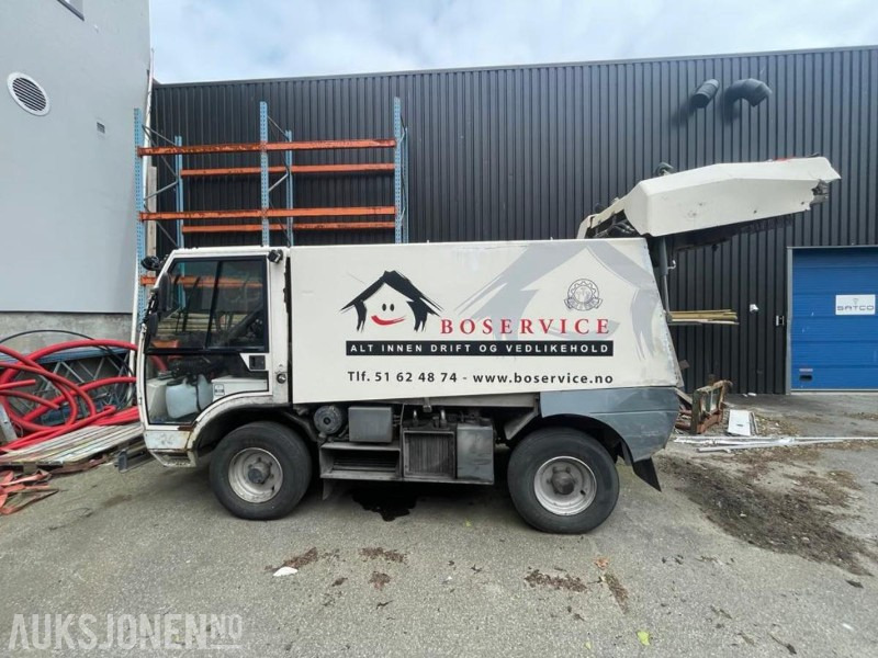 2007 AEBI MFH 5000 FEIE/KOSTEBIL - ROTERENDE FEIEBIL - IVECO MOTOR - KLIMA - 8800 TIMER. - Építőipari berendezések: 2 kép. 2007 AEBI MFH 5000 FEIE/KOSTEBIL - ROTERENDE FEIEBIL - IVECO MOTOR - KLIMA - 8800 TIMER. - Építőipari berendezések: 2 kép.