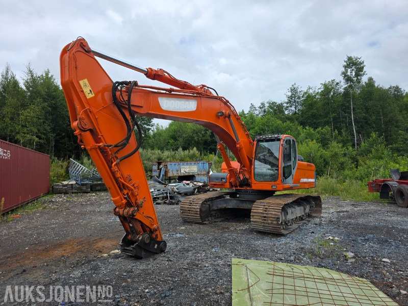 2007 Doosan DX340lc Beltegraver - S70 - 11312 arbeidstimer - - Kotrógép: 1 kép. 2007 Doosan DX340lc Beltegraver - S70 - 11312 arbeidstimer - - Kotrógép: 1 kép.