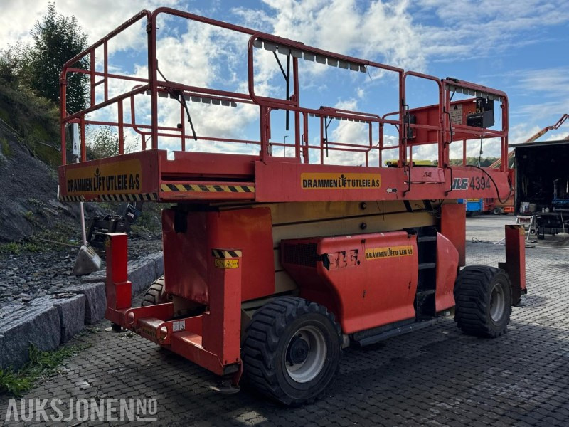 2007 JLG 4394RT sakselift / 4x4 - Emelő: 4 kép. 2007 JLG 4394RT sakselift / 4x4 - Emelő: 4 kép.