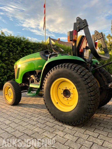 2007 John Deere 3320 MVA FRI - Traktor: 2 kép. 2007 John Deere 3320 MVA FRI - Traktor: 2 kép.