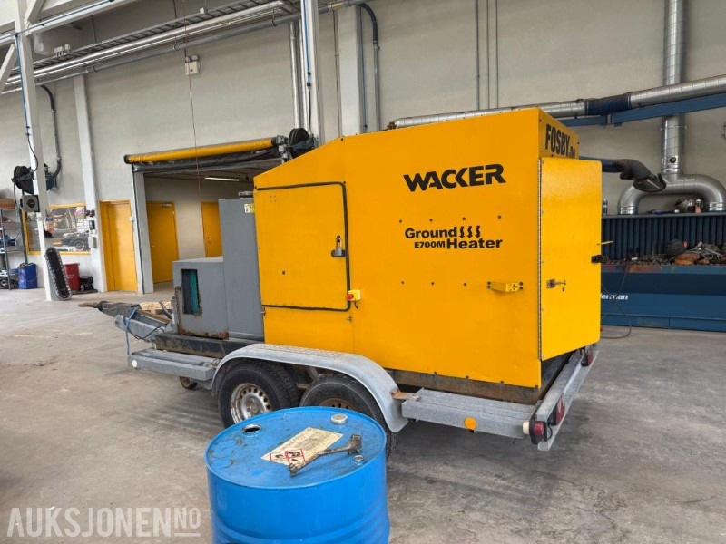 2007 Wacker Neuson E700M teletiner. - Építőipari berendezések: 3 kép. 2007 Wacker Neuson E700M teletiner. - Építőipari berendezések: 3 kép.
