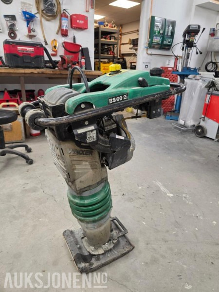 2007 Wacker Stamper - Henger: 3 kép. 2007 Wacker Stamper - Henger: 3 kép.