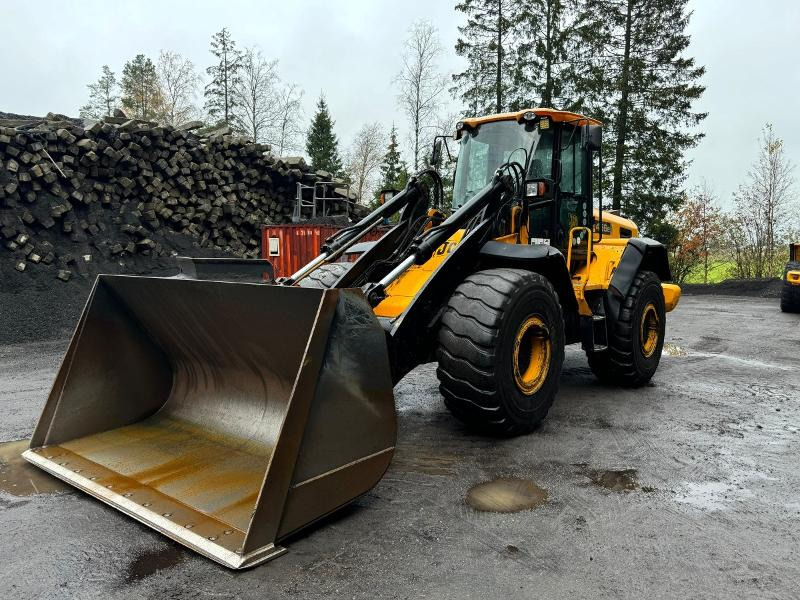 2008 JCB 456 HT hjullaster/lastdemper/nyere skuffe/kupévarmer - Gumikerekes homlokrakodó: 1 kép. 2008 JCB 456 HT hjullaster/lastdemper/nyere skuffe/kupévarmer - Gumikerekes homlokrakodó: 1 kép.