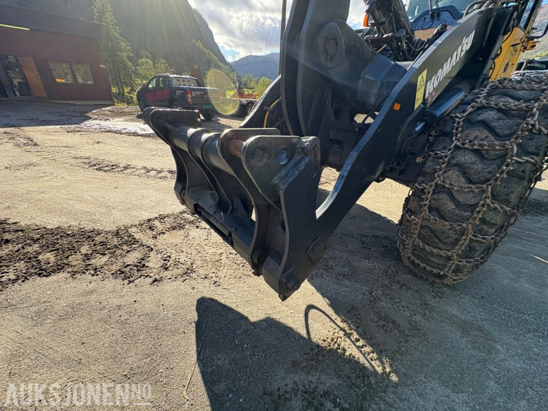 2008 Komatsu WA320-6 hjullaster - KUN 3 754 timer - Gumikerekes homlokrakodó: 5 kép. 2008 Komatsu WA320-6 hjullaster - KUN 3 754 timer - Gumikerekes homlokrakodó: 5 kép.