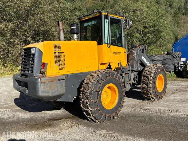 2008 Komatsu WA320-6 hjullaster - KUN 3 754 timer - Gumikerekes homlokrakodó: 3 kép. 2008 Komatsu WA320-6 hjullaster - KUN 3 754 timer - Gumikerekes homlokrakodó: 3 kép.