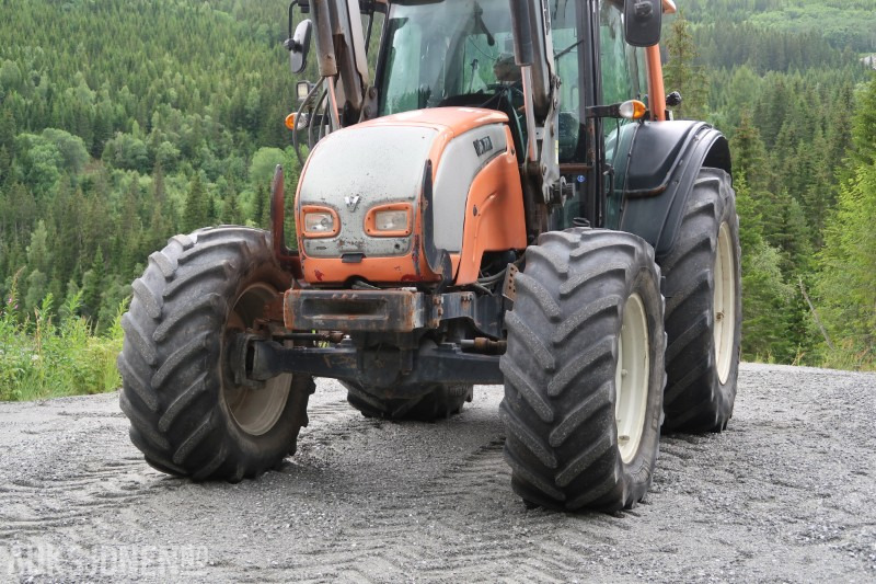 2008 Valtra N141 Twintrac traktor / 9121 timer - Traktor: 3 kép. 2008 Valtra N141 Twintrac traktor / 9121 timer - Traktor: 3 kép.