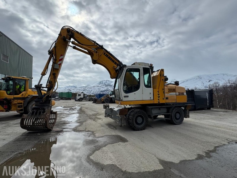2009 Liebherr A316 Litronic hjulgraver - Hevbar hytte - Klype - 13065T - Kotrógép: 1 kép. 2009 Liebherr A316 Litronic hjulgraver - Hevbar hytte - Klype - 13065T - Kotrógép: 1 kép.