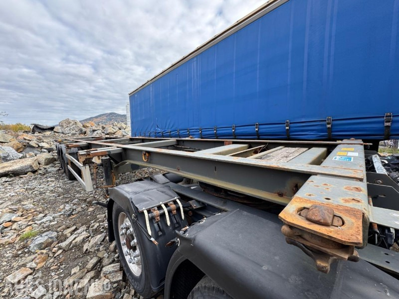 2009 Tracon container semi - Félpótkocsi cserefelépítményes: 1 kép. 2009 Tracon container semi - Félpótkocsi cserefelépítményes: 1 kép.