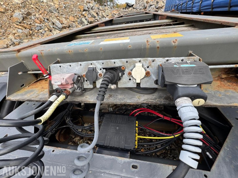 2009 Tracon container semi - Félpótkocsi cserefelépítményes: 4 kép. 2009 Tracon container semi - Félpótkocsi cserefelépítményes: 4 kép.