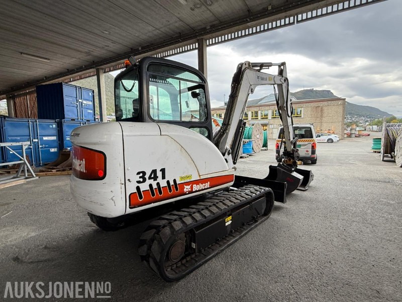 2010 Bobcat 341G Gravemaskin - 2 Skuffer - Engcon tiltrotator - Sertifisert - 6129T - Kotrógép: 4 kép. 2010 Bobcat 341G Gravemaskin - 2 Skuffer - Engcon tiltrotator - Sertifisert - 6129T - Kotrógép: 4 kép.
