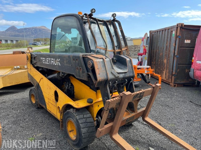 2010 JCB 80/1269/EEC TELESKOP TRUCK - Teleszkópos rakodó: 2 kép. 2010 JCB 80/1269/EEC TELESKOP TRUCK - Teleszkópos rakodó: 2 kép.