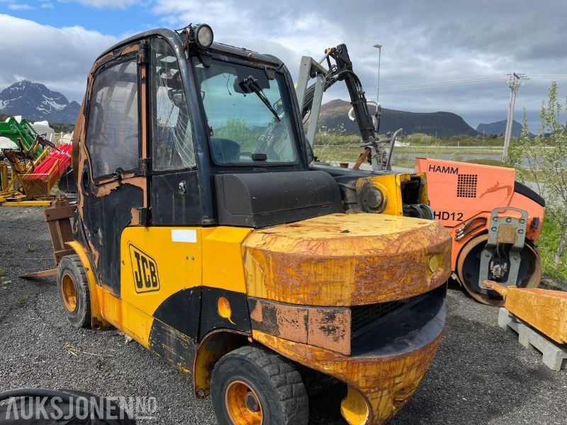 2010 JCB 80/1269/EEC TELESKOP TRUCK - Teleszkópos rakodó: 4 kép. 2010 JCB 80/1269/EEC TELESKOP TRUCK - Teleszkópos rakodó: 4 kép.
