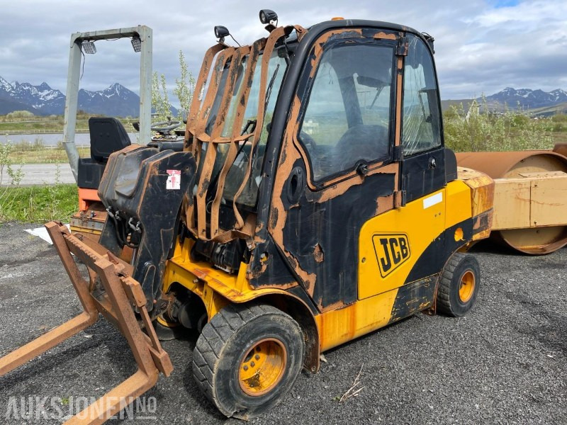 2010 JCB 80/1269/EEC TELESKOP TRUCK - Teleszkópos rakodó: 1 kép. 2010 JCB 80/1269/EEC TELESKOP TRUCK - Teleszkópos rakodó: 1 kép.