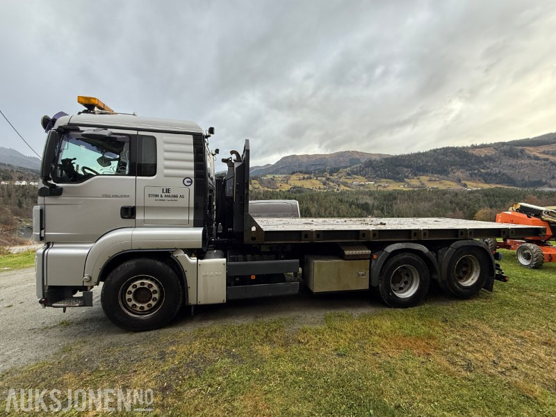 2010 MAN TGS 28.540 krokbil / krokløftbil - maskinflak - krokkasse - 2 stk krokcontainere - Horgos rakodó teherautó: 2 kép. 2010 MAN TGS 28.540 krokbil / krokløftbil - maskinflak - krokkasse - 2 stk krokcontainere - Horgos rakodó teherautó: 2 kép.