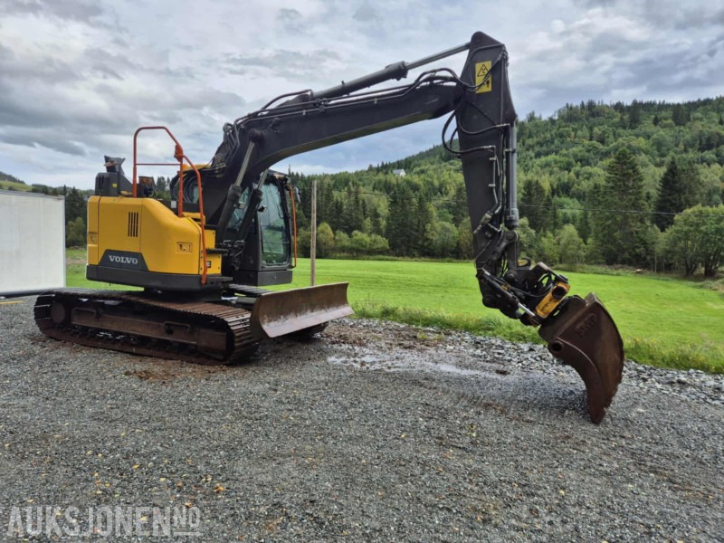 2010 Volvo EC145EL ENGCON TILTROTATOR SENTRALSMØRING 7474 timer - Kotrógép: 3 kép. 2010 Volvo EC145EL ENGCON TILTROTATOR SENTRALSMØRING 7474 timer - Kotrógép: 3 kép.