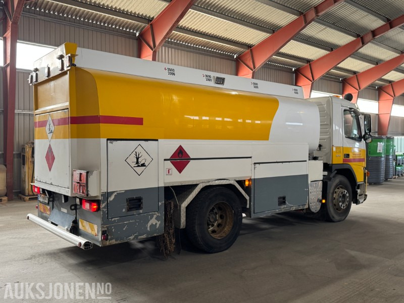 2010 Volvo FM 370 tankbil med 12000 liters tank - Tartályos teherautó: 5 kép. 2010 Volvo FM 370 tankbil med 12000 liters tank - Tartályos teherautó: 5 kép.