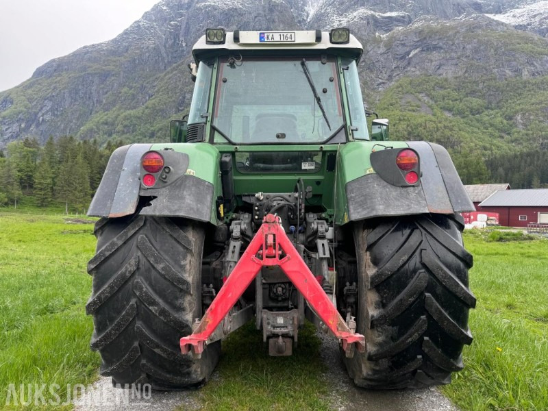 2011 Fendt 718 Vario - Frontlaster - Front hydraulikk - PTO foran - 50 km/t - Traktor: 5 kép. 2011 Fendt 718 Vario - Frontlaster - Front hydraulikk - PTO foran - 50 km/t - Traktor: 5 kép.